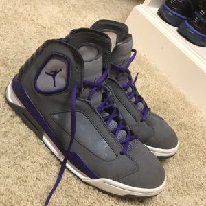 Air Jordan Flight luminary’s purple.